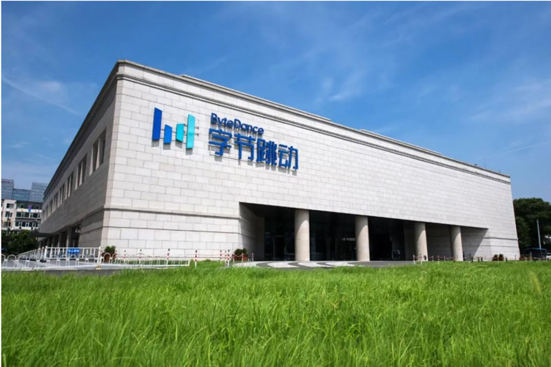 苹果市值一夜大增2142亿美元；字节跳动否认AI手机研发项目；微软被曝将AI研发外包给OpenAI
